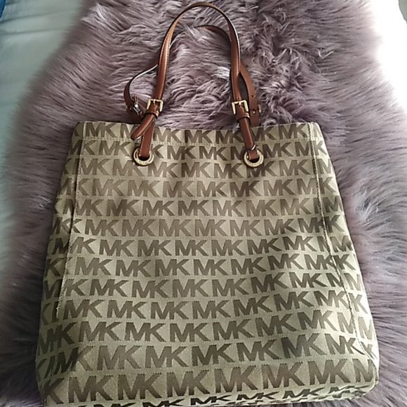 Michael Kors handbag - Picture 1 of 4